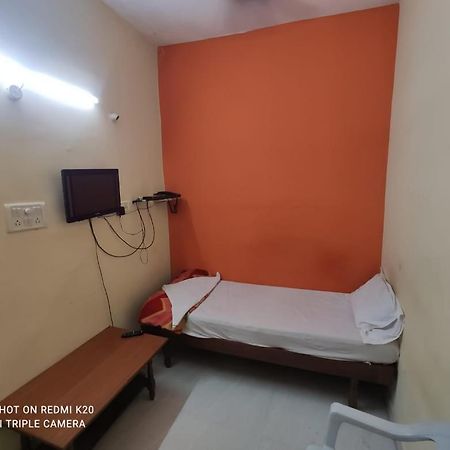 Hotel Sai Nivas Residency Hyderabad Exteriör bild