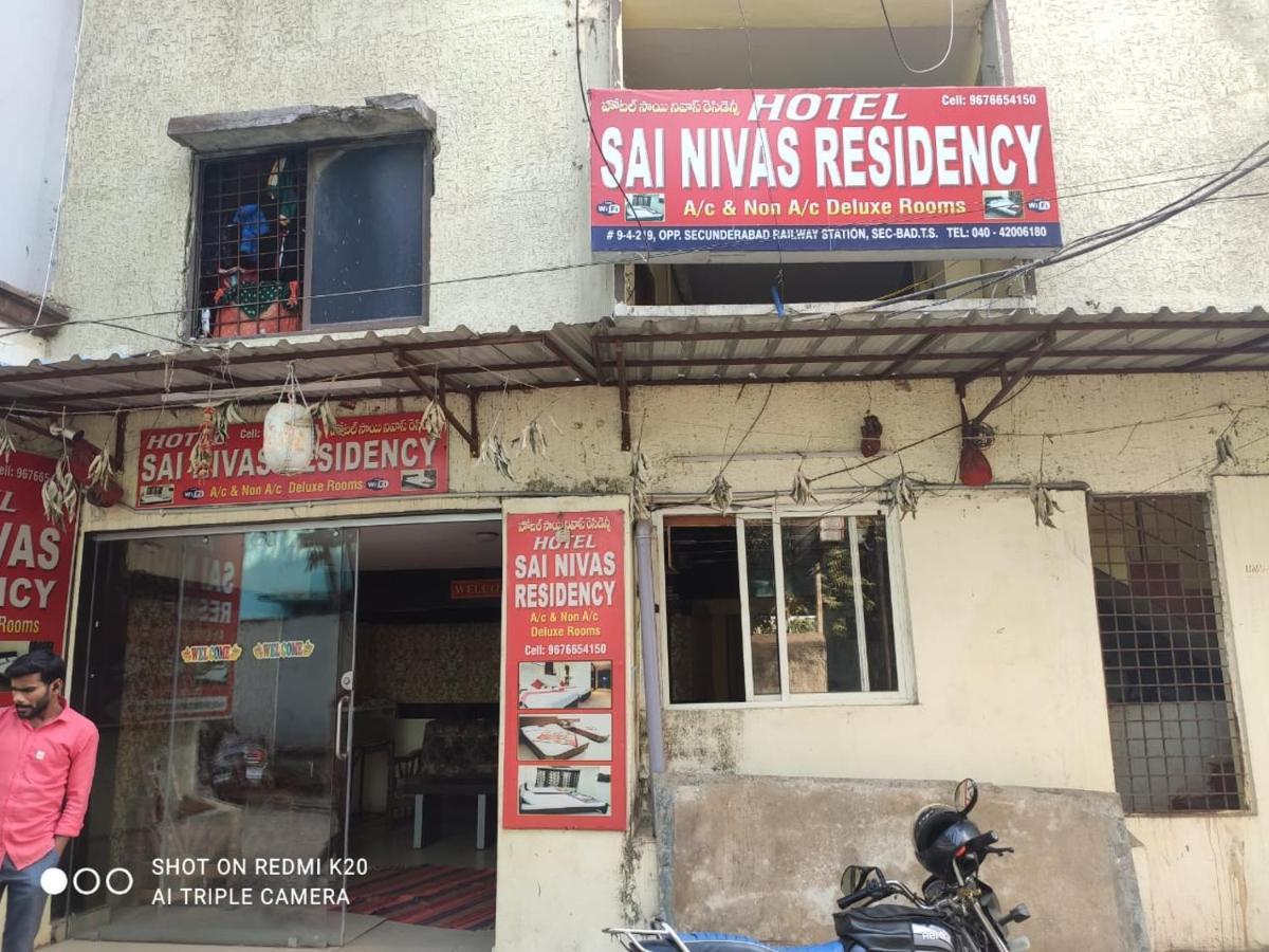 Hotel Sai Nivas Residency Hyderabad Exteriör bild
